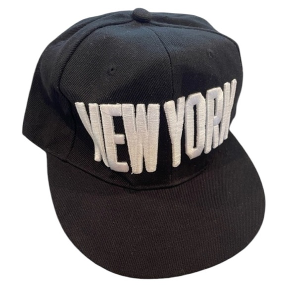 NEW YORK Flat Bill‎ Snap Back Hat-One Size Fits All - Picture 1 of 6